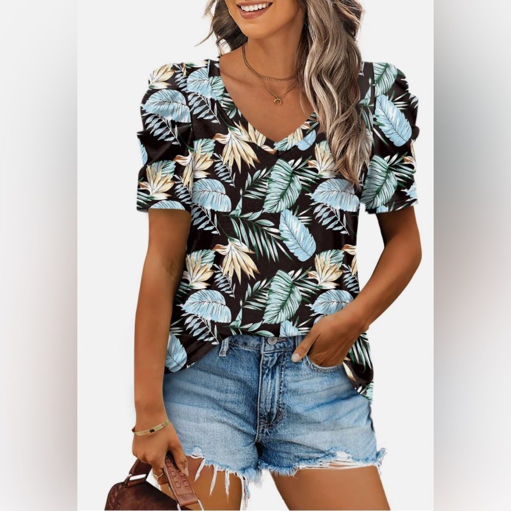 Exclusive One short sleeve vneck top